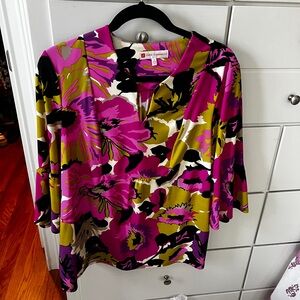 Jude Connally top size Small